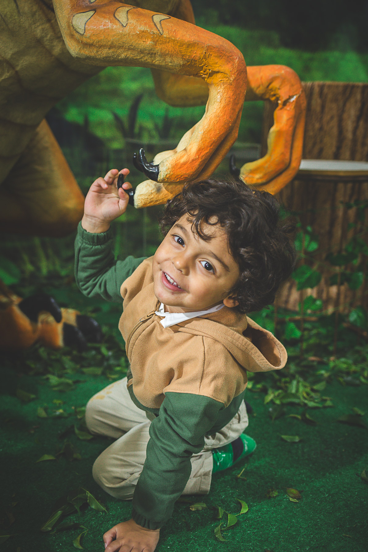 Buffet infantil em Curitiba - festa de aniversário no tema dinossauro