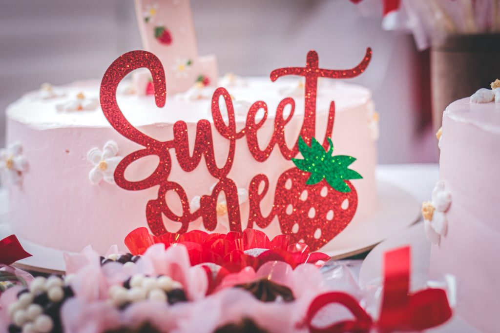 topo de bolo e decoração de festa infantil em casa em Curitiba